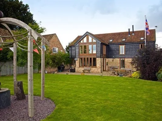 Grove Barn Guest Accommodation - Image 1