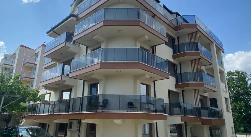 Marisol LUXURY View Paradise Apartments - Image 1