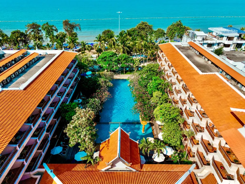 Avalon Beach Resort Pattaya - Image 1