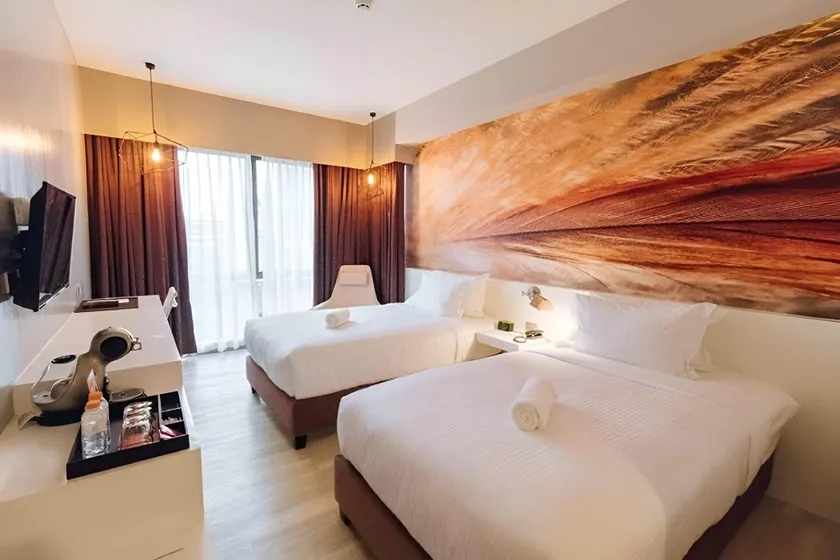 Maxx Hotel Makati - Image 1