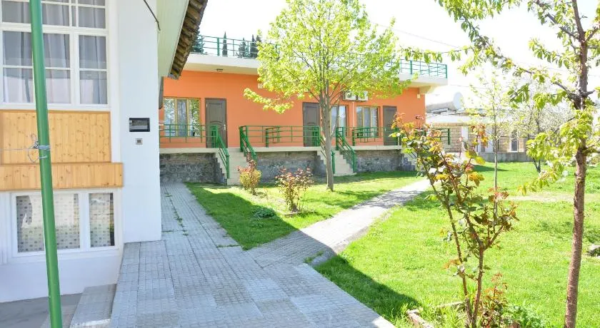 Sheki Panorama Guest House - Image 1