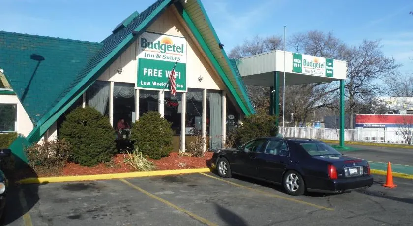 Budgetel Inn & Suites Hotel - Image 1