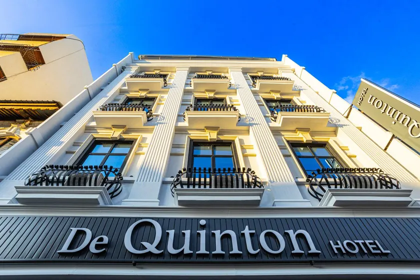 De Quinton Hotel - Image 1