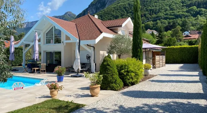 Beau studio au bord du lac et de la piste cyclable - Image 1