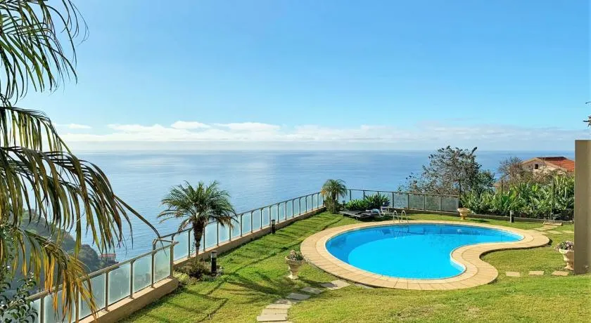 Charming Calheta Plaza Penthouse - Image 1