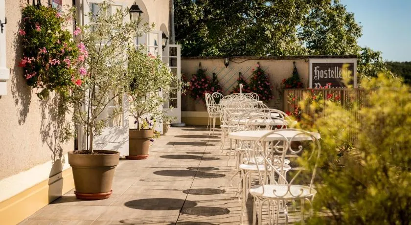 Hostellerie Bellevue - Image 1