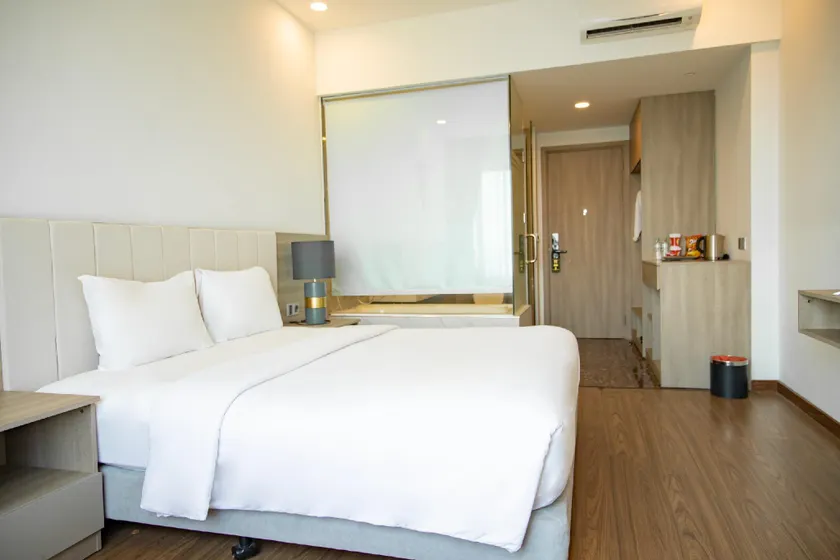 Mansion Park Hotel & Apartment - Image 1