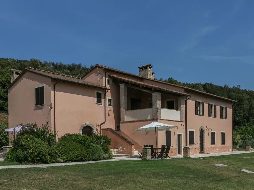 Luxury, modern apartment with pool and stunning views, 1 hour from Rome - Image 1