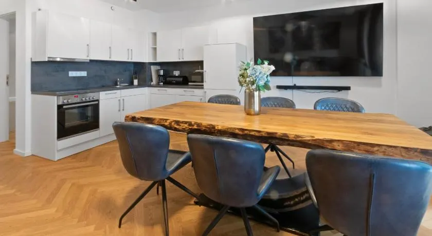 Luxus im Zentrum für 6 Personen! 3 Zimmer, Balkon, WLAN, Parkplatz - Image 1