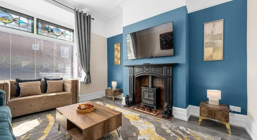 Luxury Modern Home Great Harwood - Sleeps Up to 8 - Image 1
