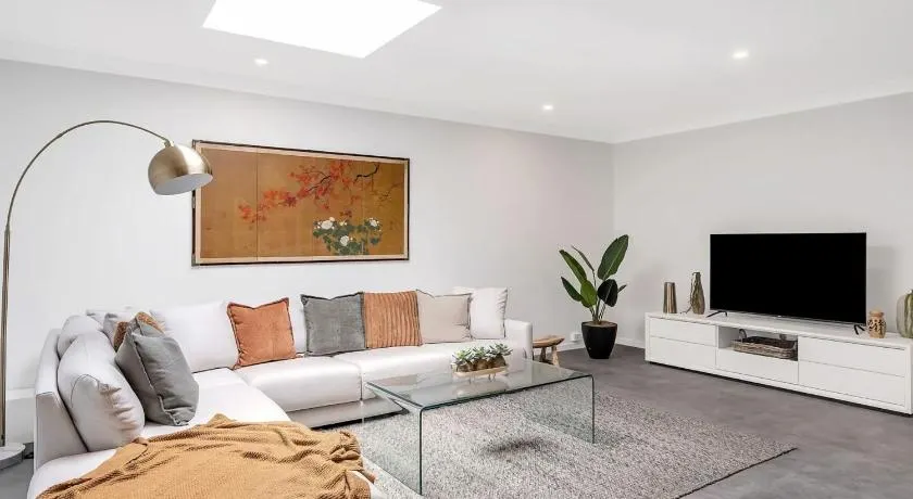 Balmain Harbour Retreat - Sydney Harbour & City Access - Image 1