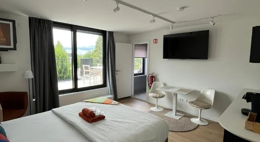 Business Accommodation 'Urban Living' Intimate - Image 1