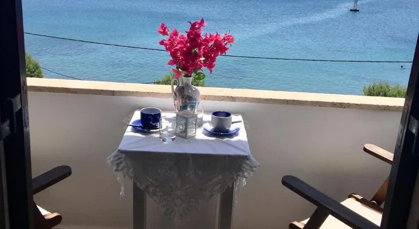 Petridi Maria Suites & Apartments - Image 1
