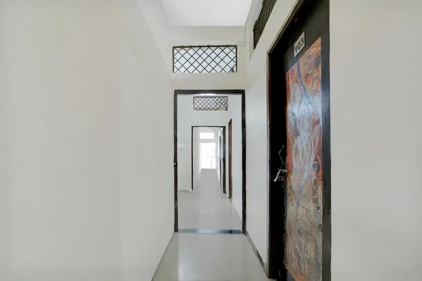 Hotel O Royal Inn Home Stay - Image 1