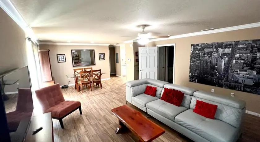 * 3/2 * GorgeousNEWLakeHome2AceLoc * 4MI * LEGOLAND * 1724 - Image 1