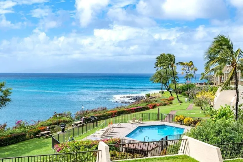 KBM Resorts FREE CAR Napili Point Oceanfront Spacious 2-Bedroom Villa NAP-C18 - Image 1