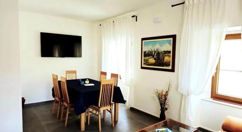 Apartment Veronica - Spacious 3BR Townhouse for 6 Guests at Great Value - Image 1