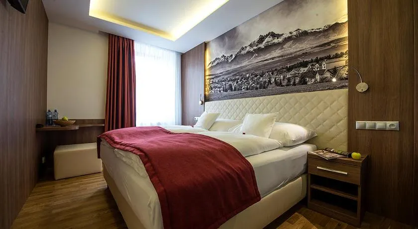 Berg- Elegant Guesthouse - Image 1