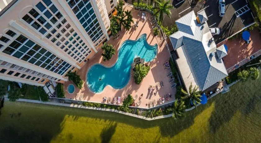 Perfect Island Escape - Beach, Pool, Restaurant & More! -FMB-Condo Island Oasis - Roelens - Image 1