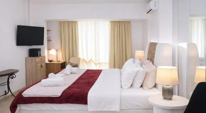Love Suite - Image 1
