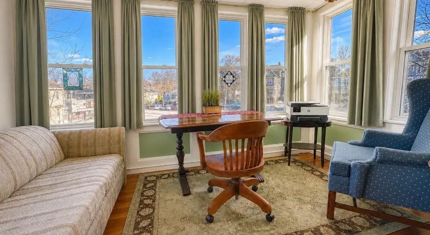 Victorian Condo - Image 1
