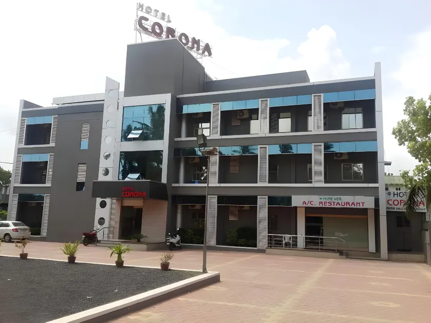 Hotel Corona - Image 1