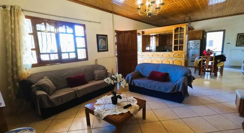 Meraki House Kalamaki - Image 1