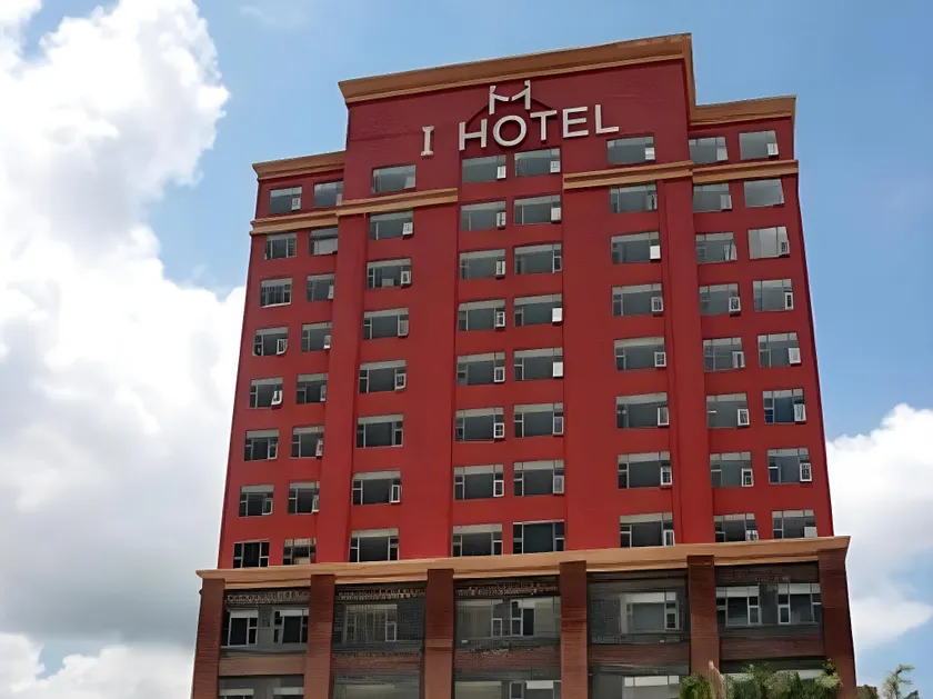 I hotel - Image 1