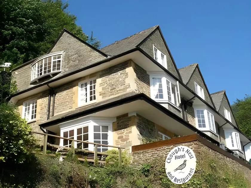 Chough's Nest Hotel - Image 1