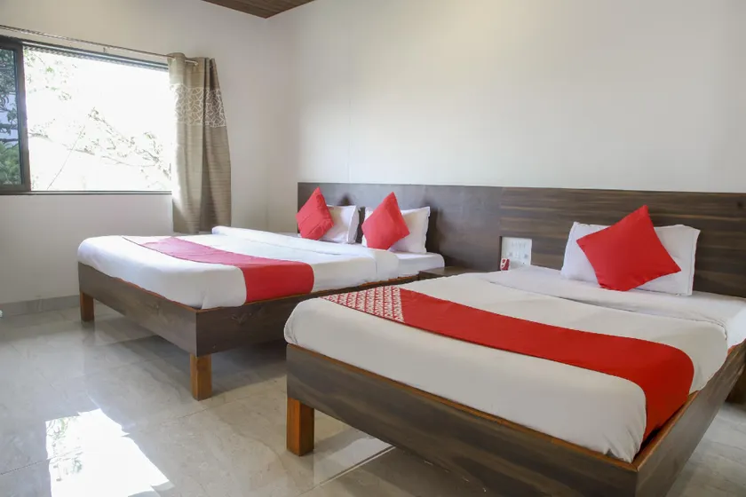 OYO 76252 Hotel Anant Villa - Image 1