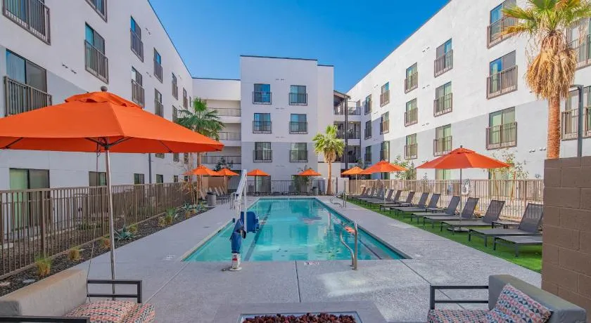 Family Friendly Phoenix Escape with Large Pool! - Image 1