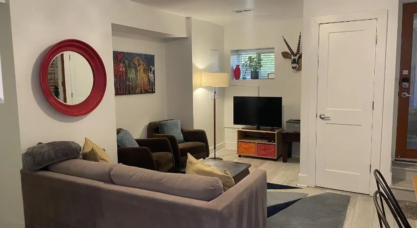 Charming 2BD1BA in Hip Area - Near Metro - Image 1