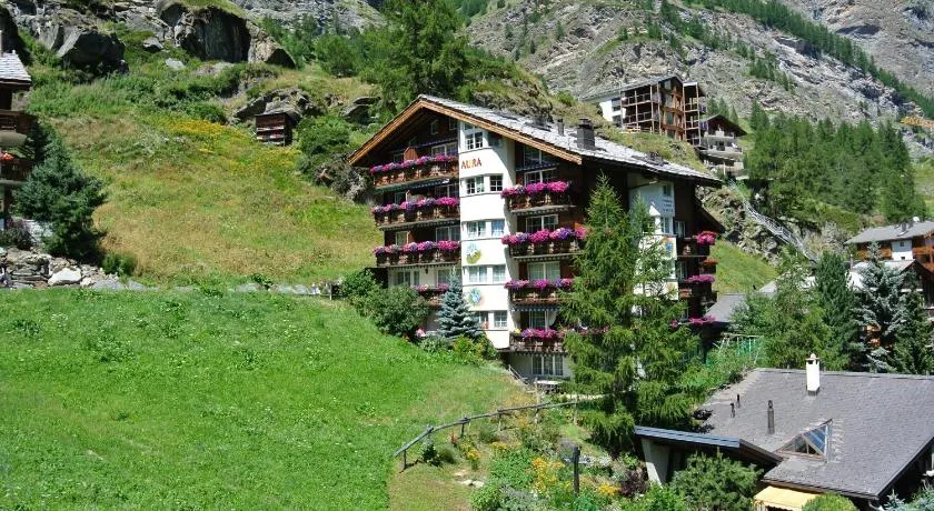 Apartment Aura - Image 1