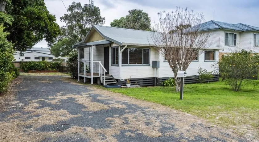 Salt Water Cottage - Image 1