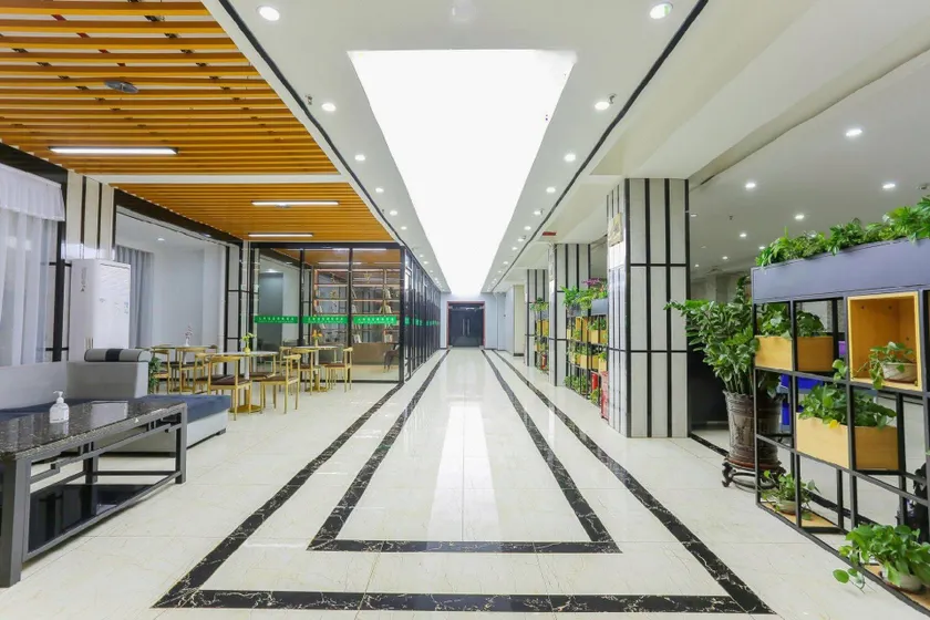 WenLang Hotel - Image 1