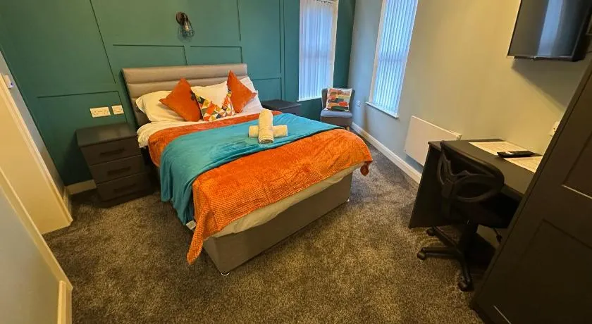 Private BR with Ensuite in Home - Image 1