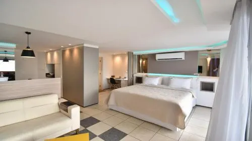 Flat 912 - Iate Plaza Hotel - Image 1