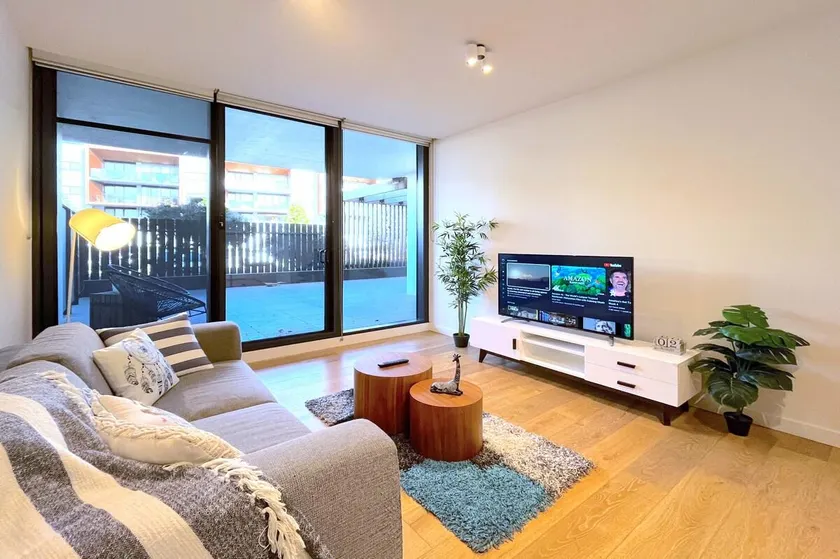 Brilliant Quay Blvd Apt Close to Wyndham Harbour - Image 1