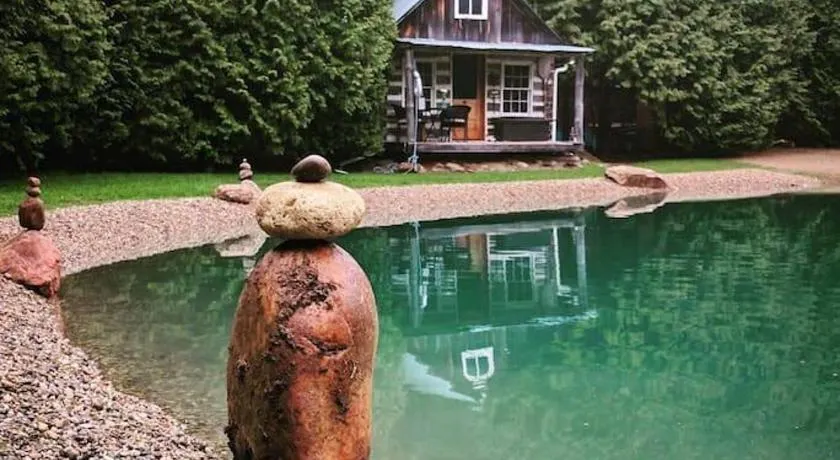 A charming, rustic 150 year old Carriage House - Image 1