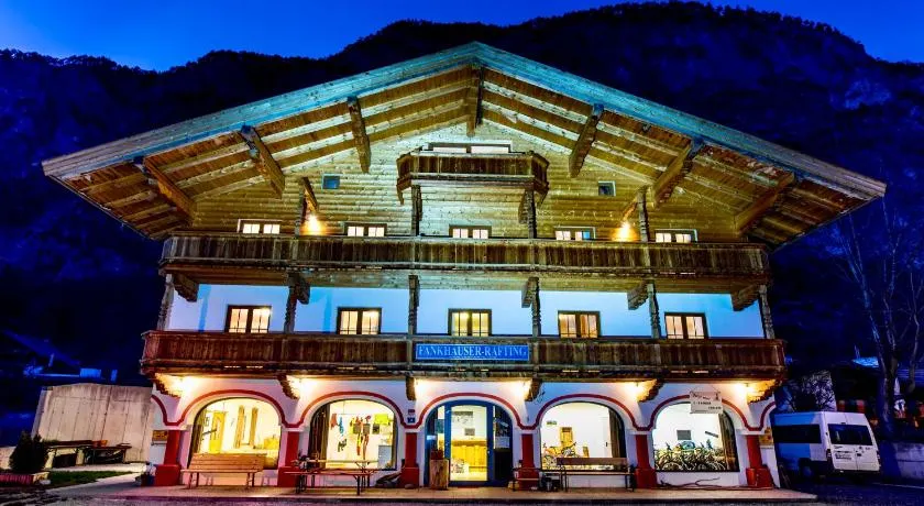 Fanky Guided Sport & Outdoor Experience - Hostel & Appartementhaus - Rafting&Canyoning - Image 1