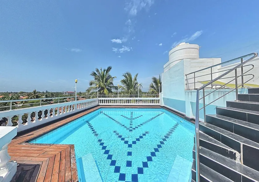 Hotel Royal Castle - Image 1