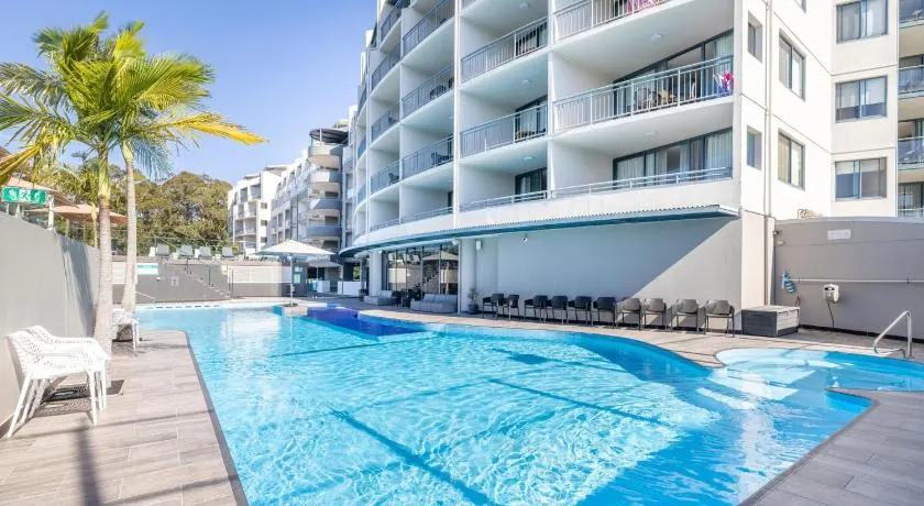 The Landmark unit 405 Resort style, spectacular water views, lift, linen, pool, games room, port-a-cot and highchair. - Image 1
