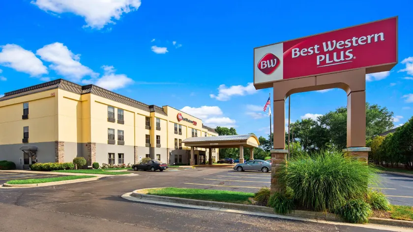 Best Western Plus Mishawaka Inn - Image 1