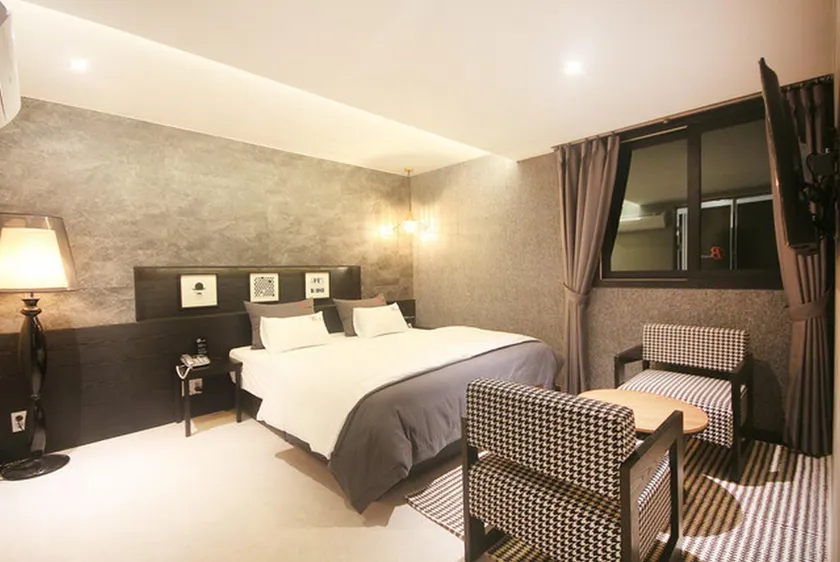 Yangsan Mulgeum Bliss Hotel - Image 1