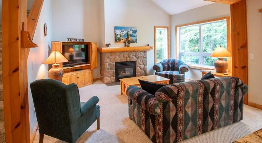 Stone Creek Chalet by Fernie Lodging Company - Image 1