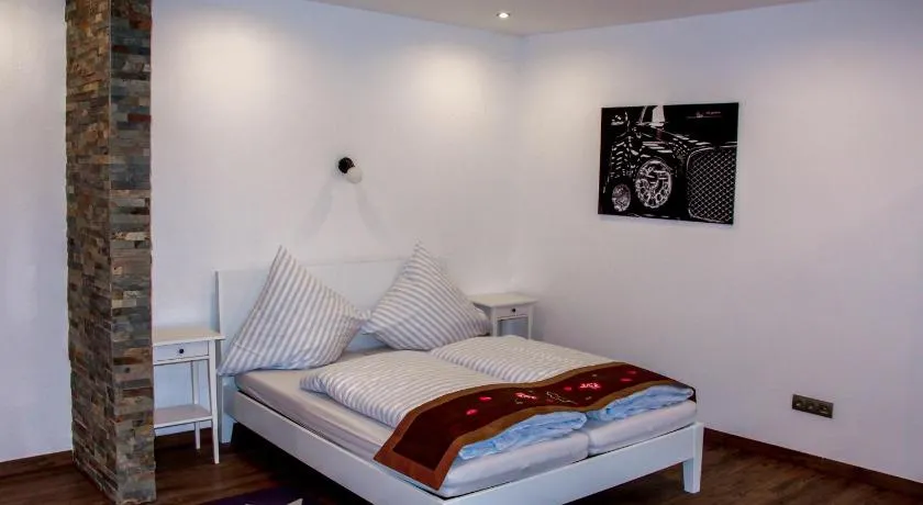 Vintage Apartment - Image 1