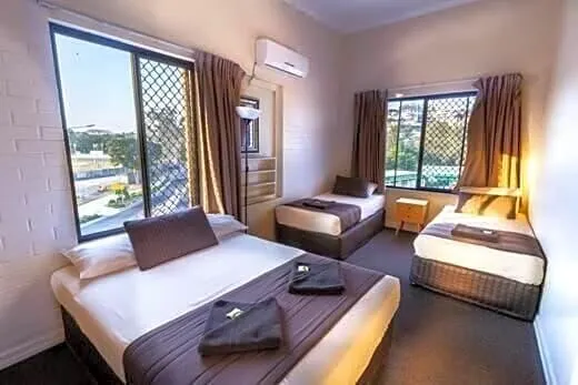 Kingsford Riverside Inn - Image 1