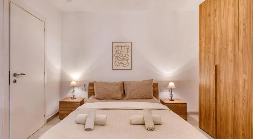 Anita's Modern Apartment Near Sliema, Valletta, St Julians - Image 1