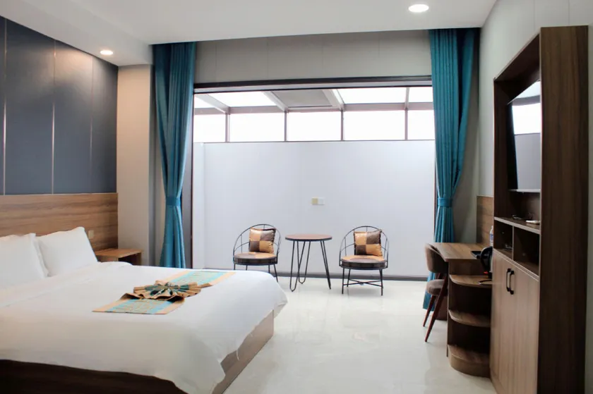 Car Friends Business Express Hotel - Image 1