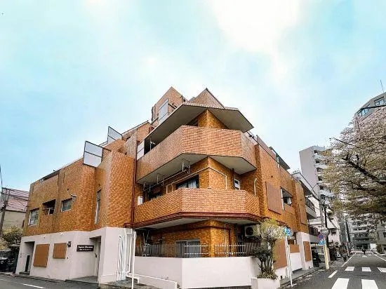 Sakura no Kawa | 5-Minute Walk to Sugamo Station | Easy Access to Ikebukuro, Ueno & Shinjuku - Image 1